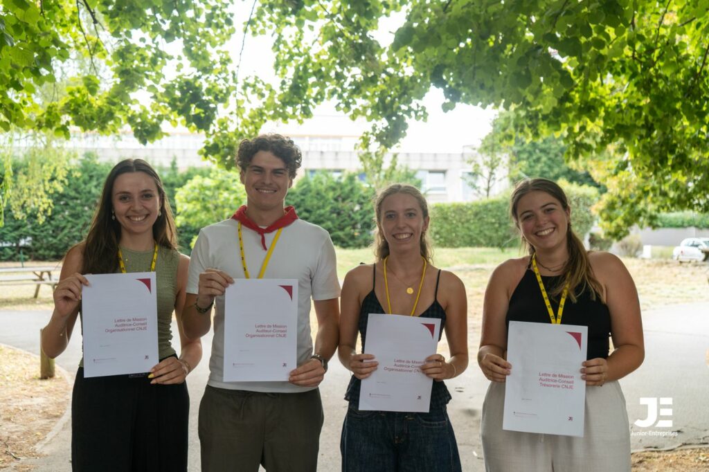 Les quatre nouveaux Auditeurs-Conseil de Gazte Co., la Junior de l’IUT de Bayonne, au WEFAE 2026 de la CNJE